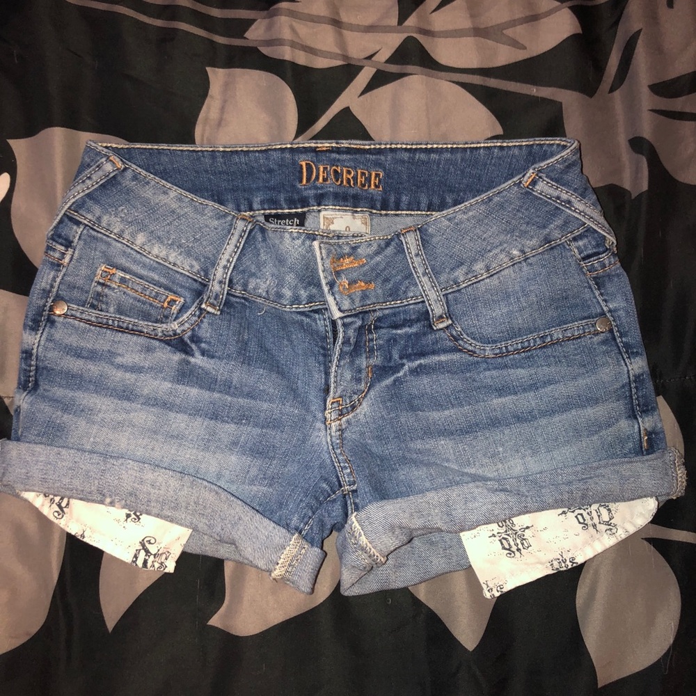 Decree shorts